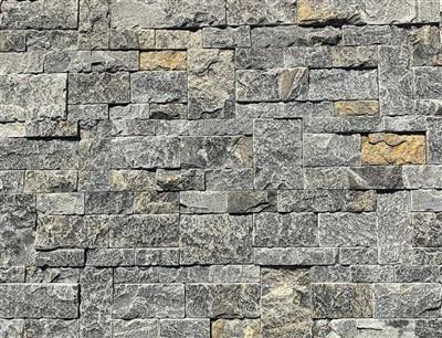 Разрушени подредени каменни панели